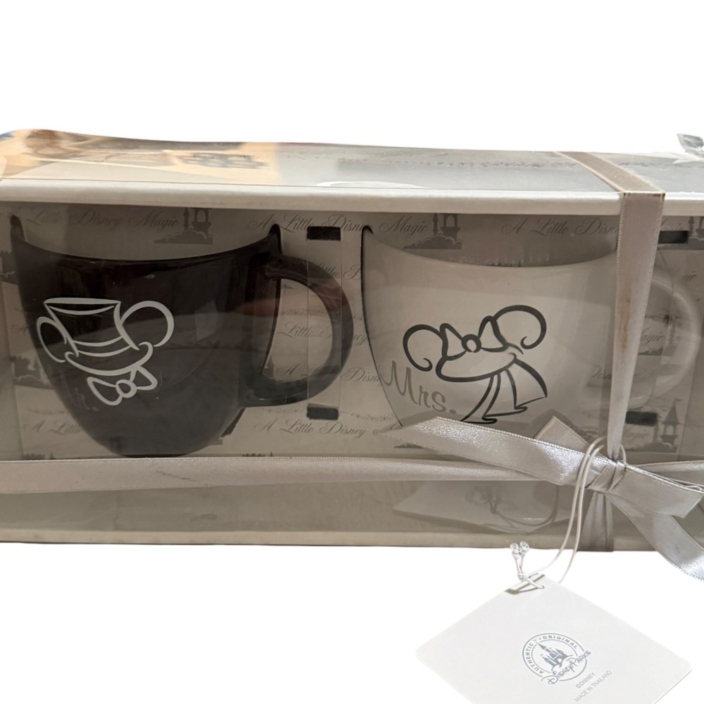 Disney Parks Mr and Mrs Mickey Minnie Wedding Coffee Mug Set New in Box